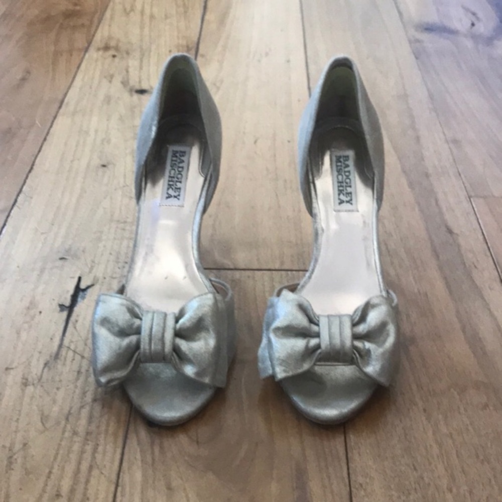 Badgley Mischka Gold Bow Pumps
